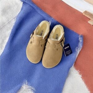 Birkenstock Boston Shearling Cream Mules with Plush Lining - Narrow